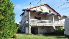 Maison charmante à Coucouron, vue montagne, cheminée